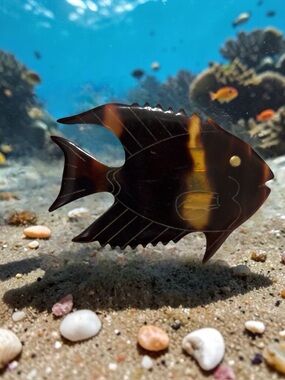Vintage Fish Hand Carved Brooch Pin Tortoise Shell Lightweight Plastic Gold Eye